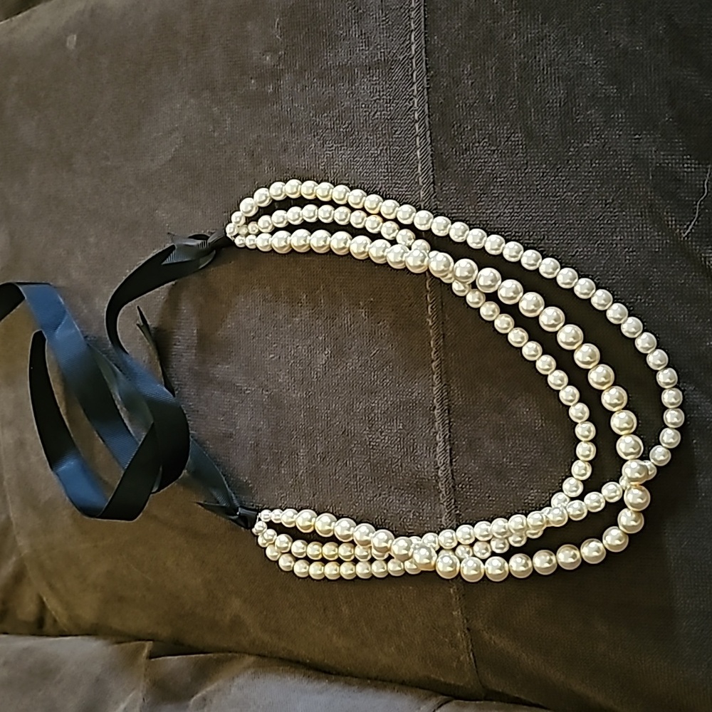3 row pearl with ribbon necklace